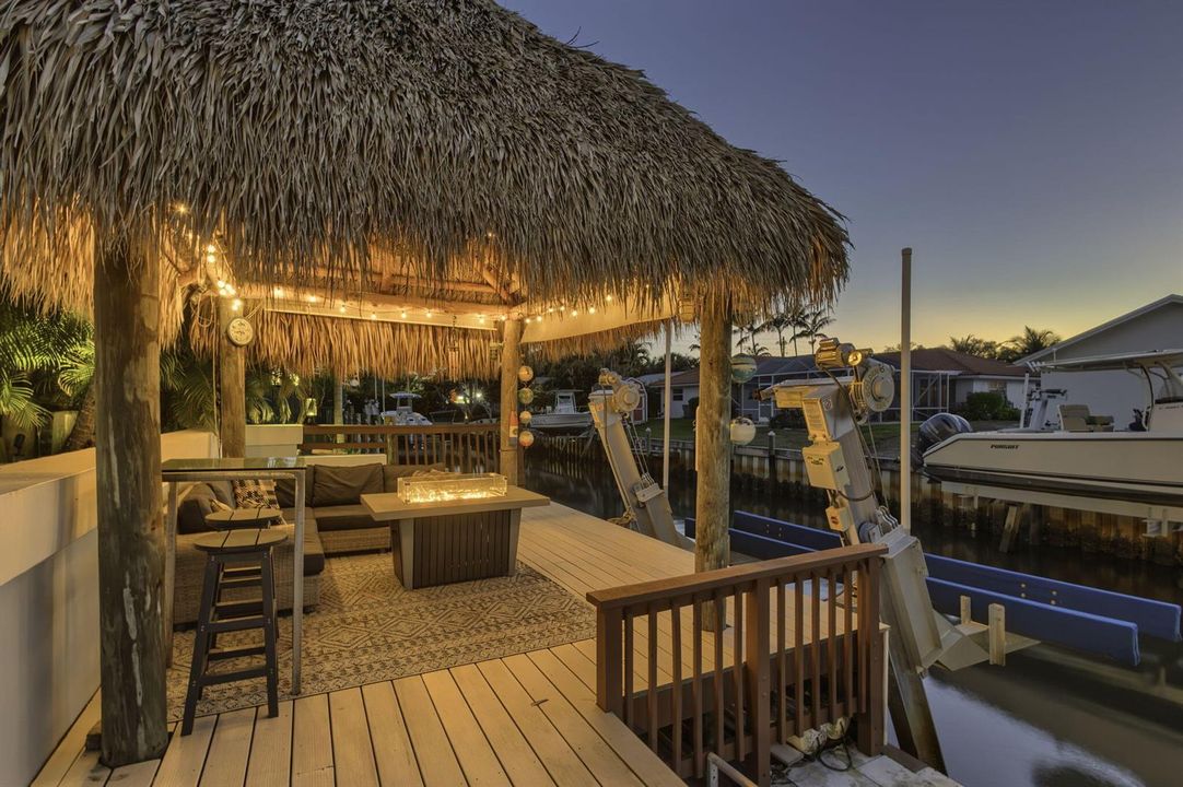 Tiki Hut