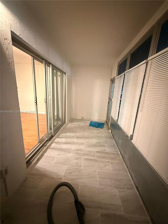 For Sale: $110,000 (1 beds, 1 baths, 680 Square Feet)