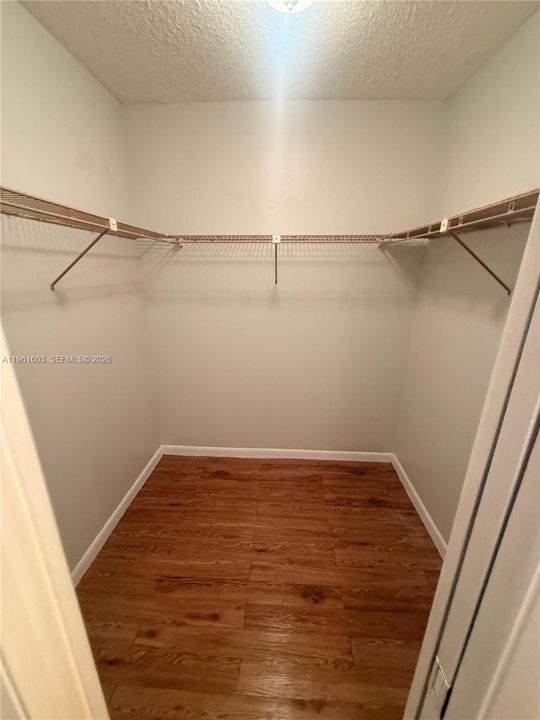 For Sale: $110,000 (1 beds, 1 baths, 680 Square Feet)
