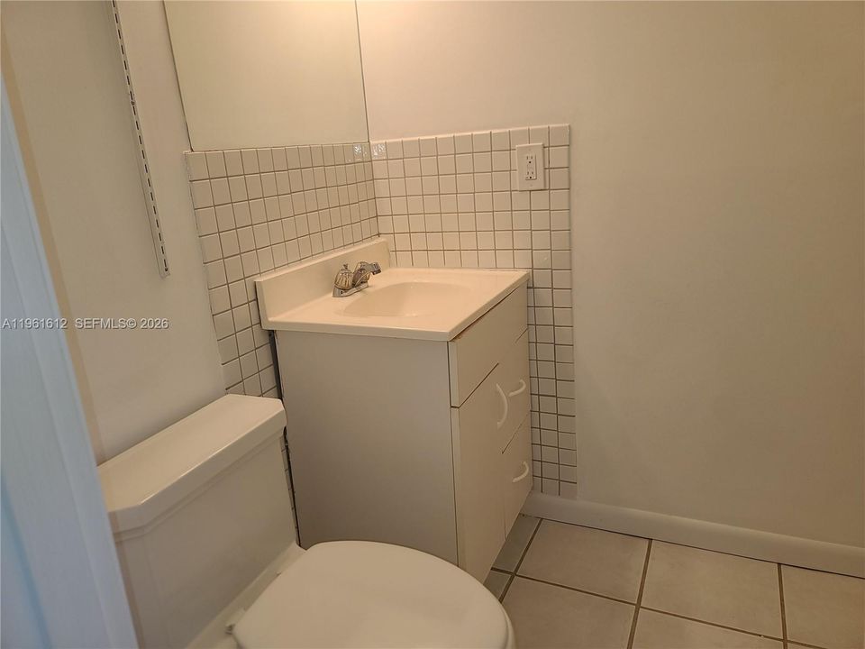 合同活跃: $2,025 (3 贝兹, 2 浴室, 1263 平方英尺)