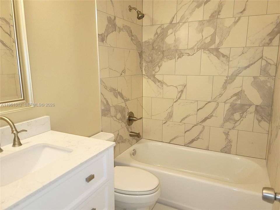 合同活跃: $2,025 (3 贝兹, 2 浴室, 1263 平方英尺)