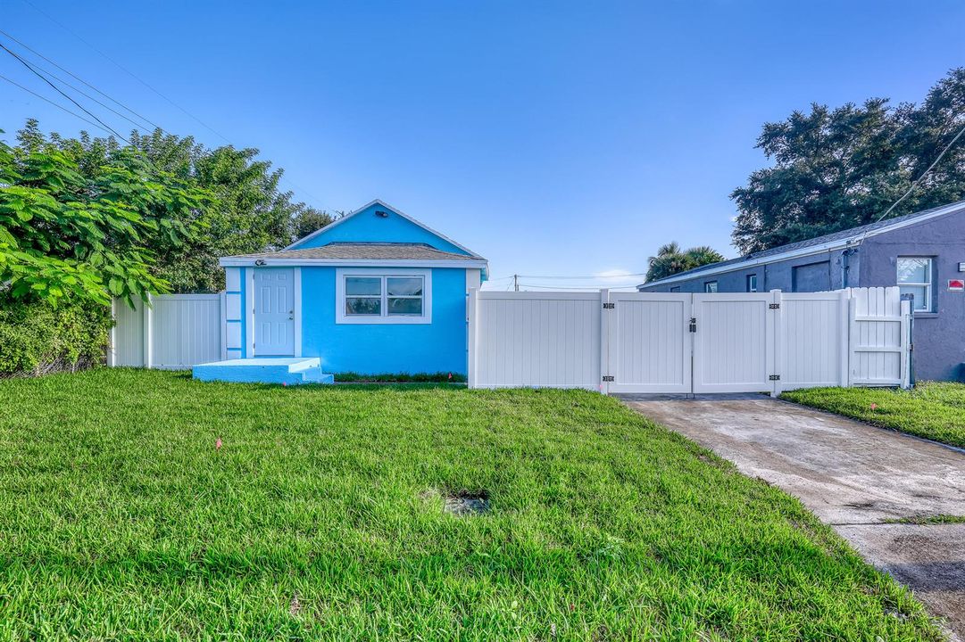 180 W 15th (2)