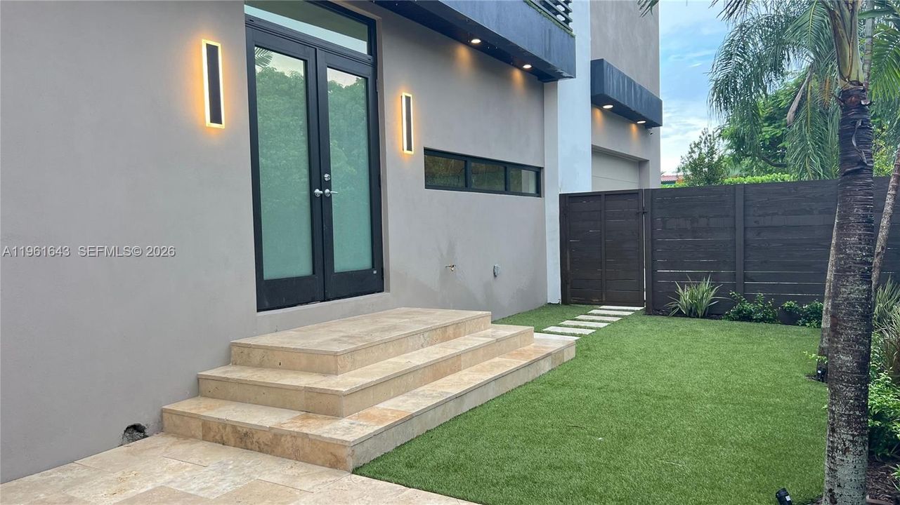 En Renta: $16,000 (5 camas, 4 baños, 3540 Pies cuadrados)