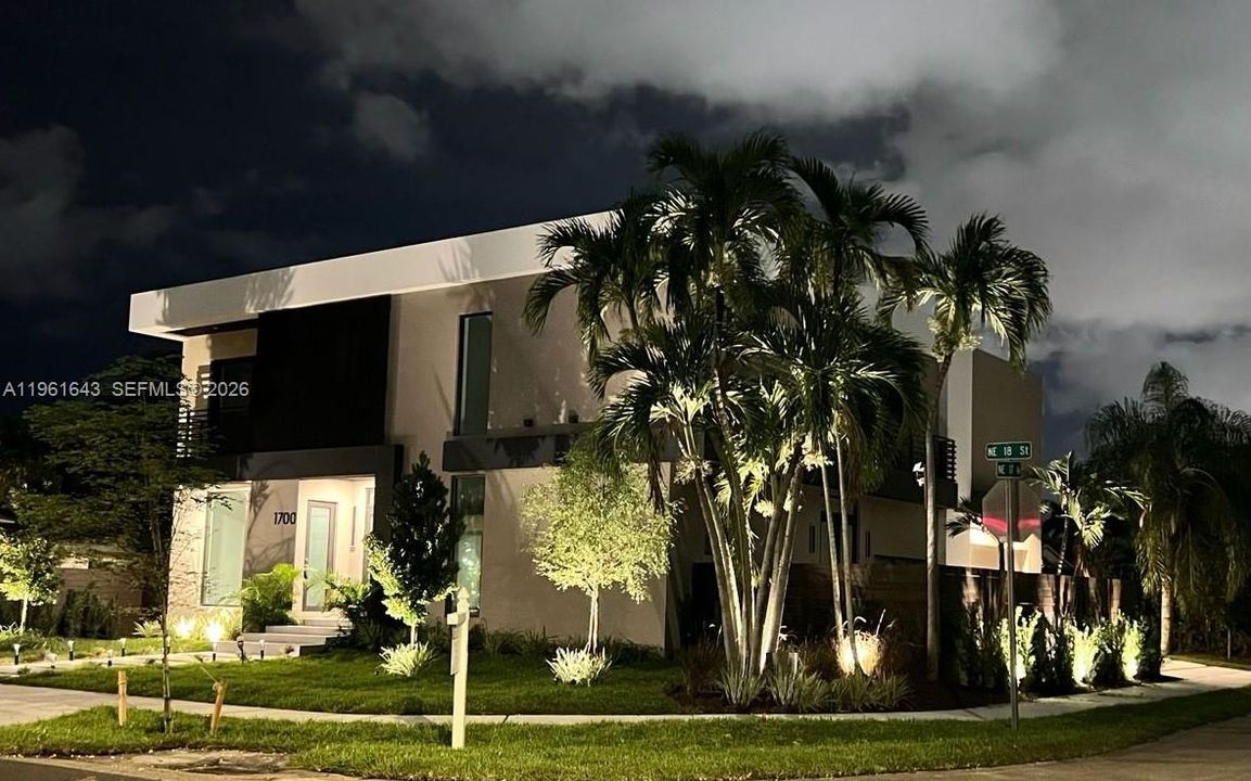 En Renta: $16,000 (5 camas, 4 baños, 3540 Pies cuadrados)