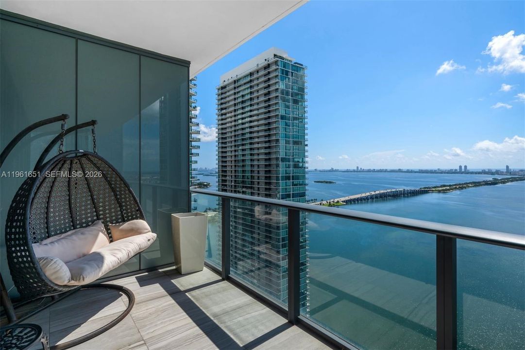 For Sale: $2,190,000 (4 beds, 4 baths, 1871 Square Feet)
