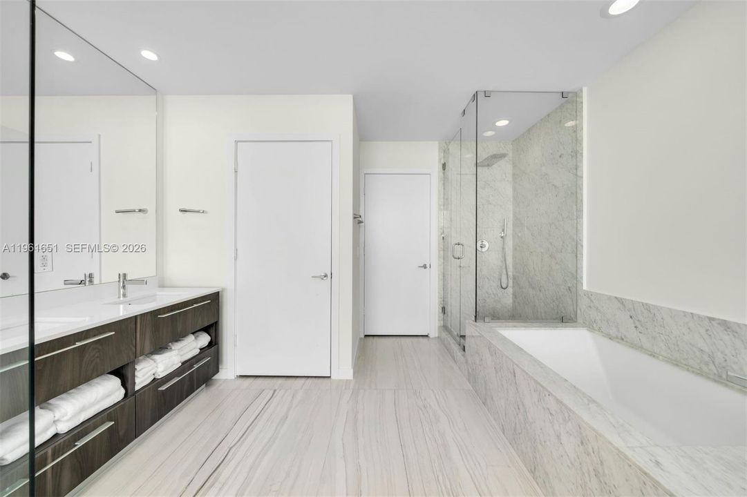 For Sale: $2,190,000 (4 beds, 4 baths, 1871 Square Feet)