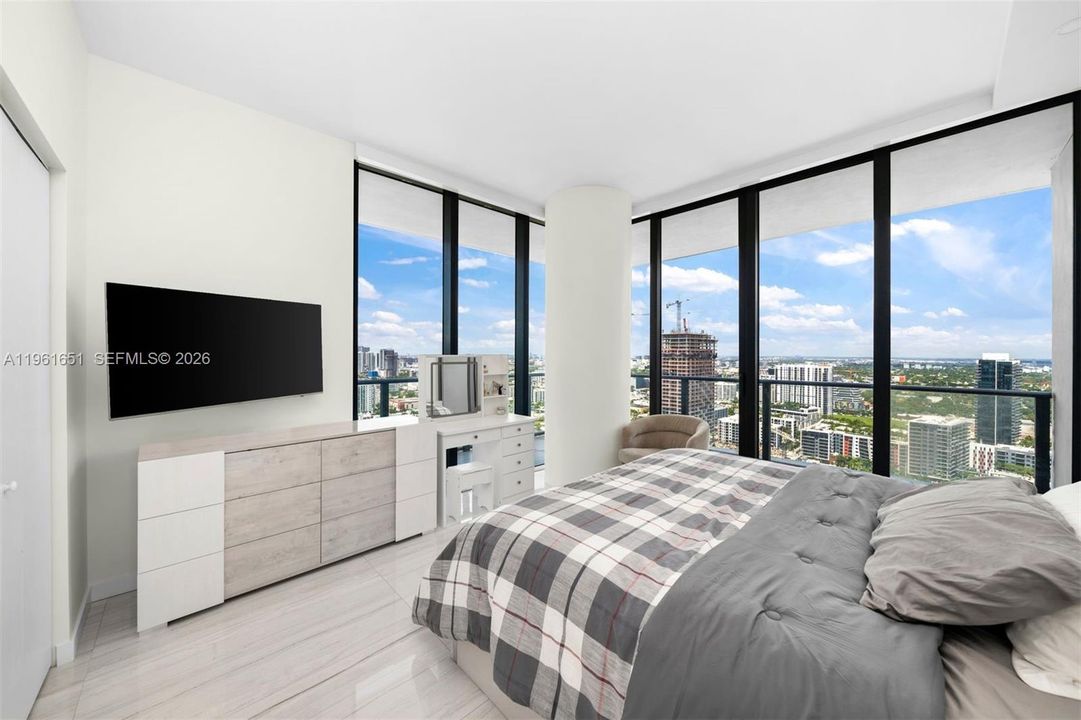 For Sale: $2,190,000 (4 beds, 4 baths, 1871 Square Feet)