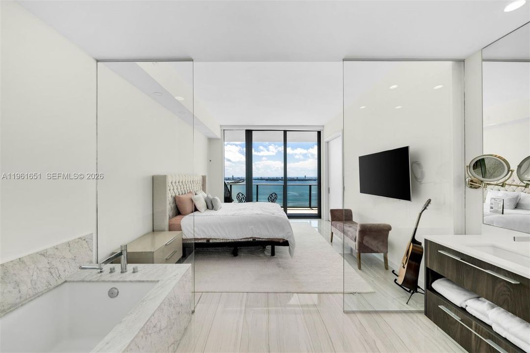 For Sale: $2,190,000 (4 beds, 4 baths, 1871 Square Feet)