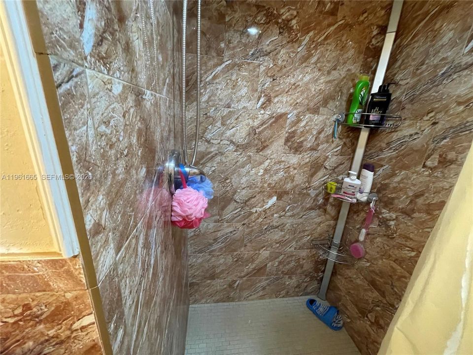 En Venta: $290,000 (3 camas, 2 baños, 1430 Pies cuadrados)