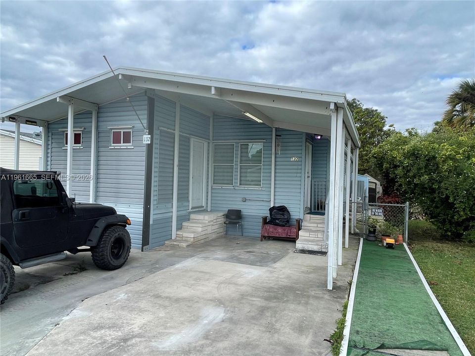 En Venta: $290,000 (3 camas, 2 baños, 1430 Pies cuadrados)