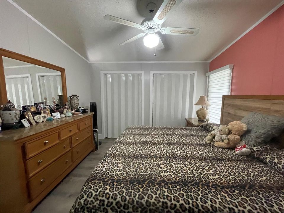 En Venta: $290,000 (3 camas, 2 baños, 1430 Pies cuadrados)