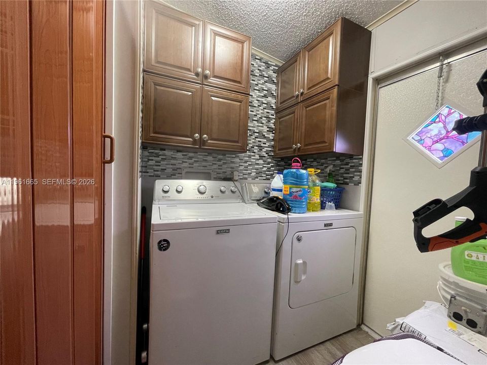 En Venta: $290,000 (3 camas, 2 baños, 1430 Pies cuadrados)