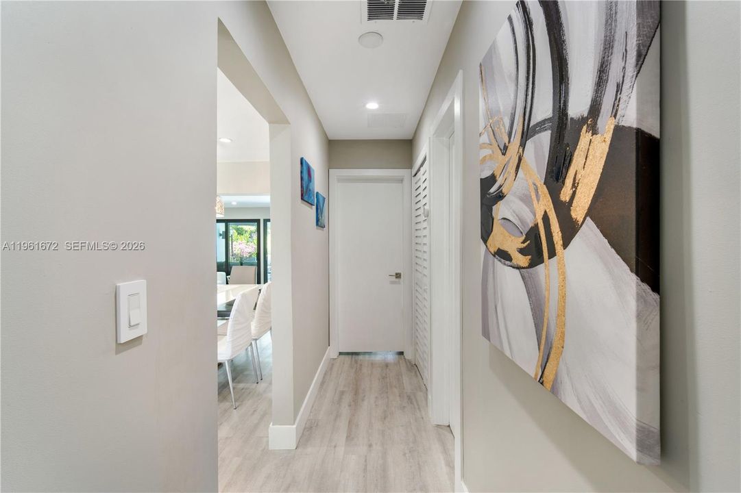 For Sale: $1,037,000 (3 beds, 3 baths, 2194 Square Feet)