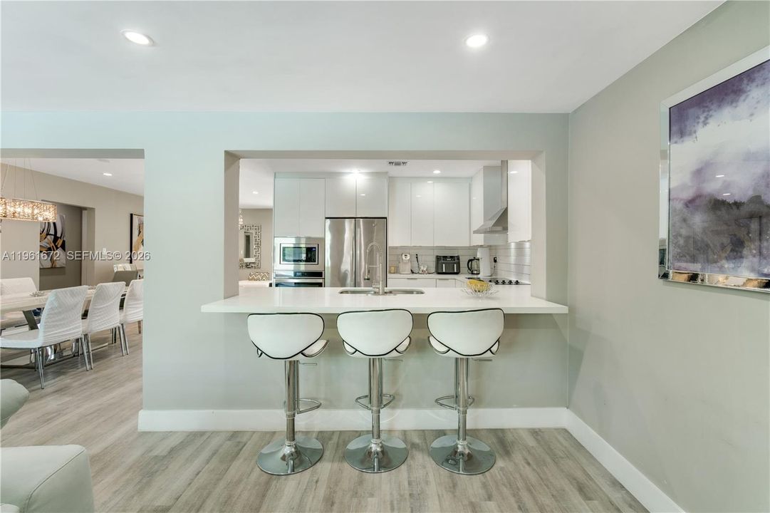 For Sale: $1,037,000 (3 beds, 3 baths, 2194 Square Feet)