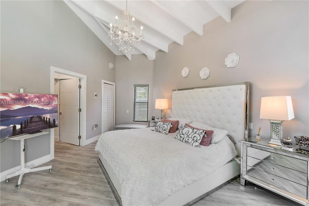 For Sale: $1,037,000 (3 beds, 3 baths, 2194 Square Feet)