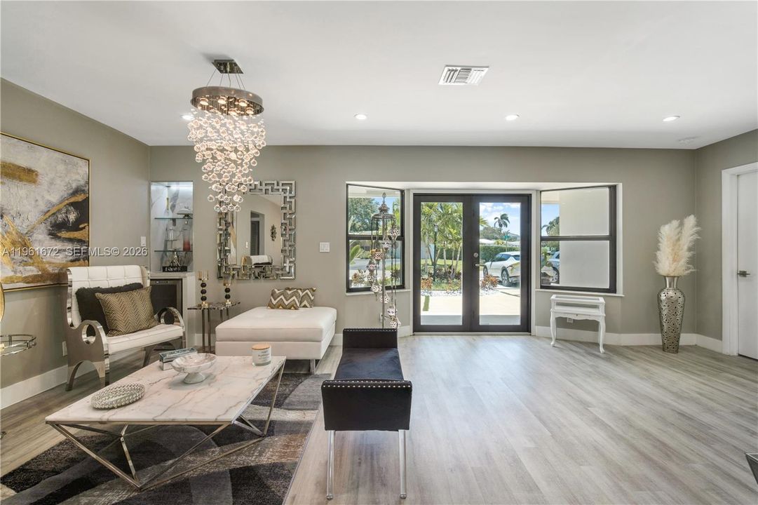For Sale: $1,037,000 (3 beds, 3 baths, 2194 Square Feet)