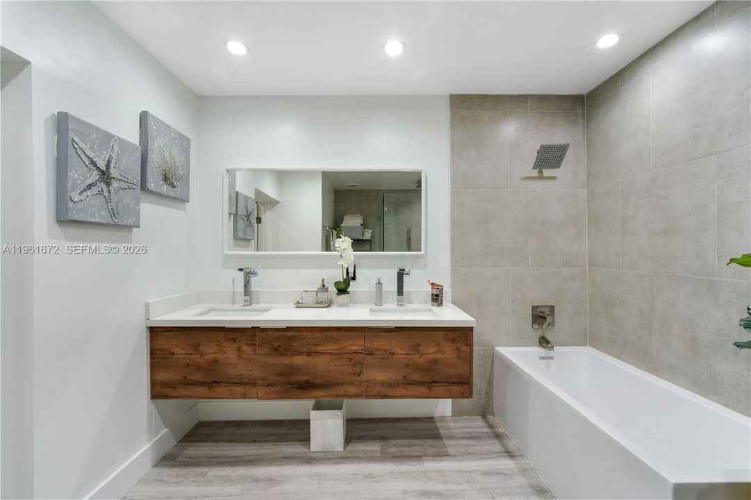 For Sale: $1,037,000 (3 beds, 3 baths, 2194 Square Feet)