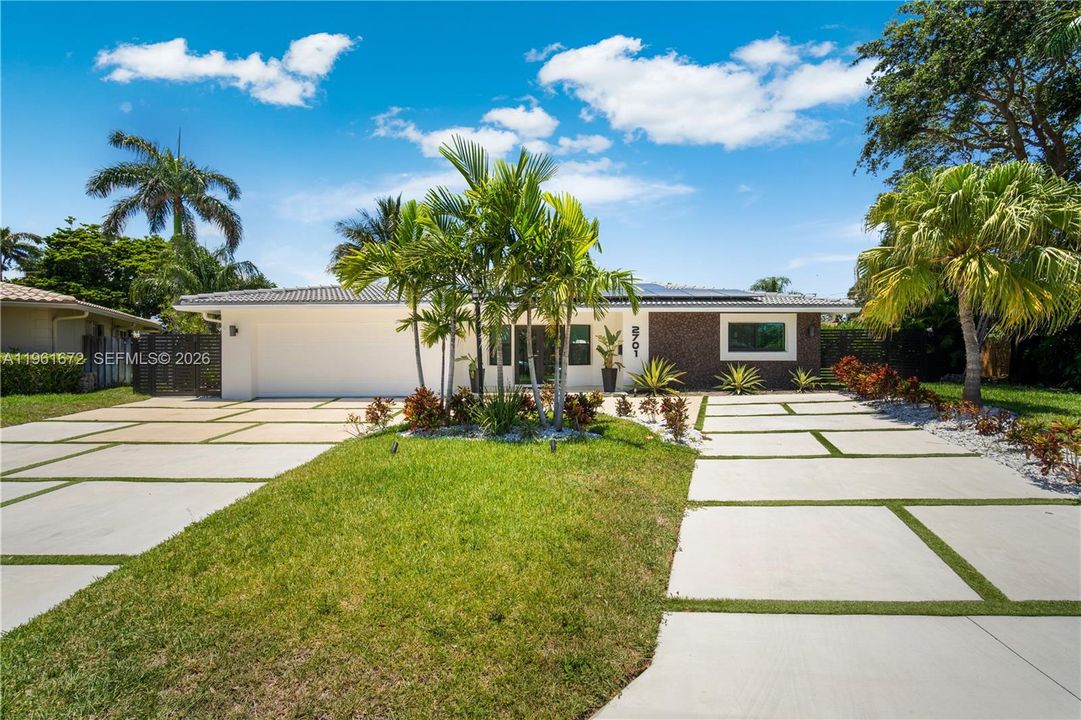 For Sale: $1,037,000 (3 beds, 3 baths, 2194 Square Feet)