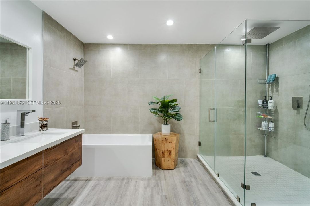 For Sale: $1,037,000 (3 beds, 3 baths, 2194 Square Feet)