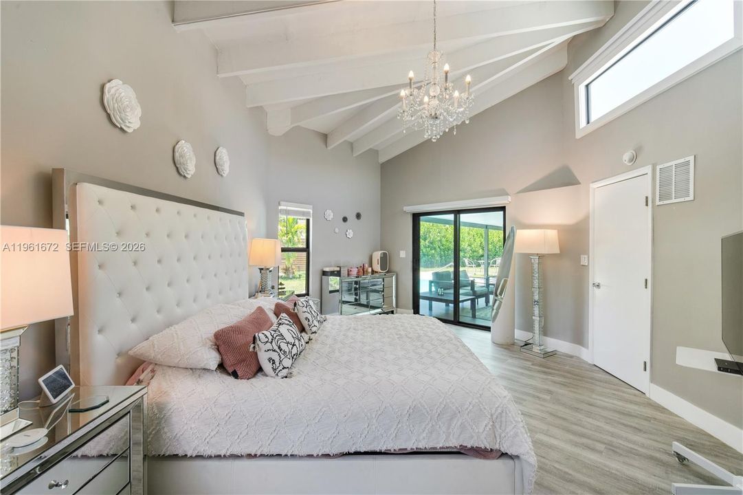 For Sale: $1,037,000 (3 beds, 3 baths, 2194 Square Feet)