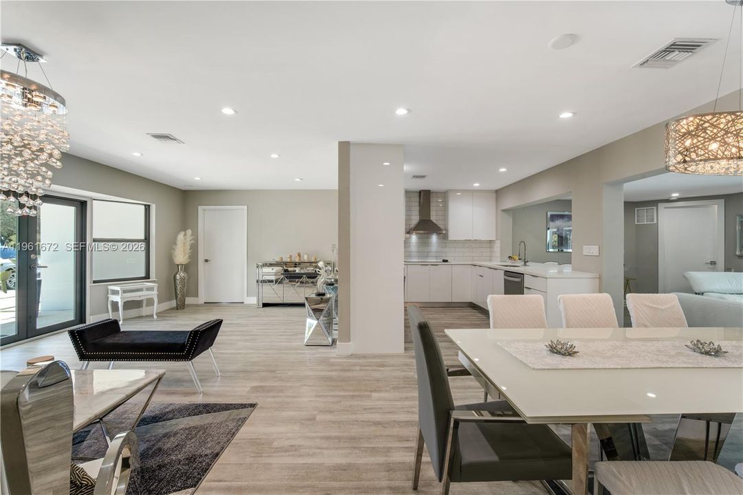 For Sale: $1,037,000 (3 beds, 3 baths, 2194 Square Feet)