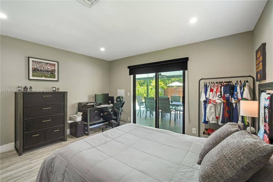 For Sale: $1,037,000 (3 beds, 3 baths, 2194 Square Feet)