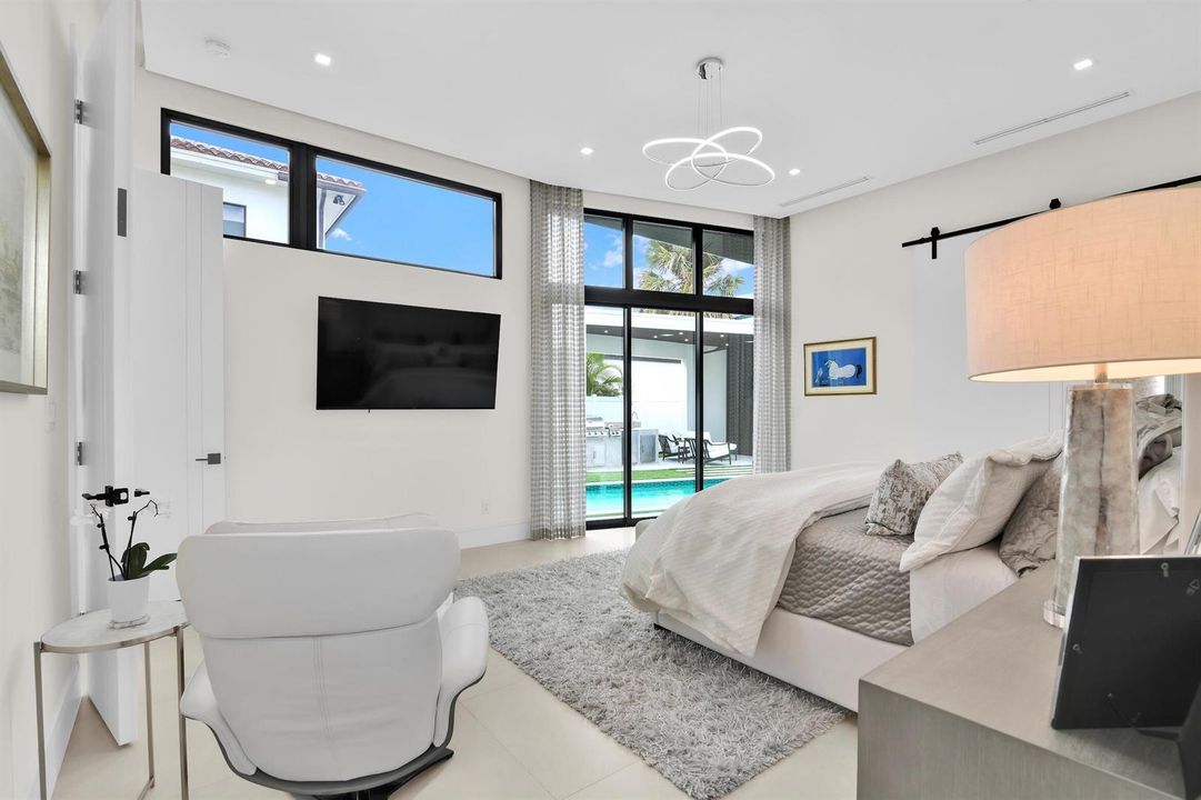Master Suite -355 E Boca Raton Rd, Boca