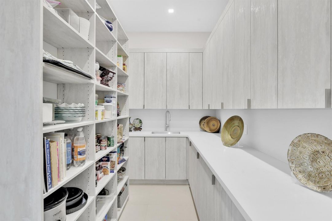 Pantry -355 E Boca Raton Rd, Boca Raton