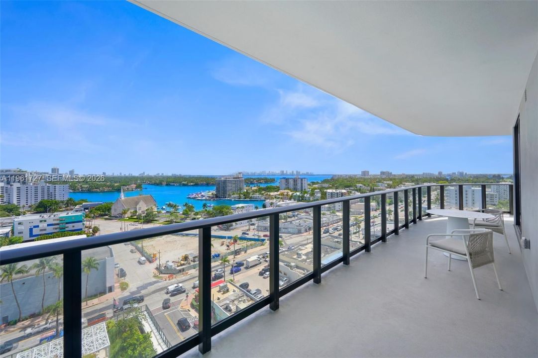 For Sale: $1,520,000 (2 beds, 2 baths, 813 Square Feet)