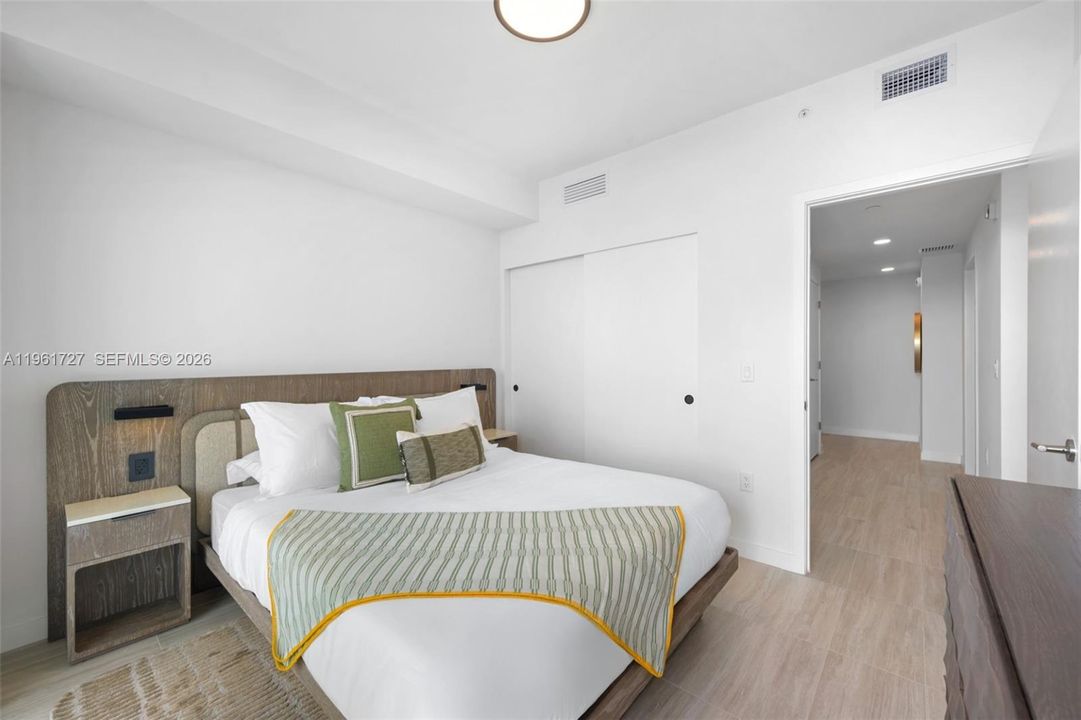 For Sale: $1,520,000 (2 beds, 2 baths, 813 Square Feet)