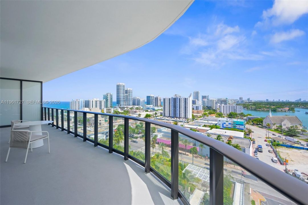 For Sale: $1,520,000 (2 beds, 2 baths, 813 Square Feet)