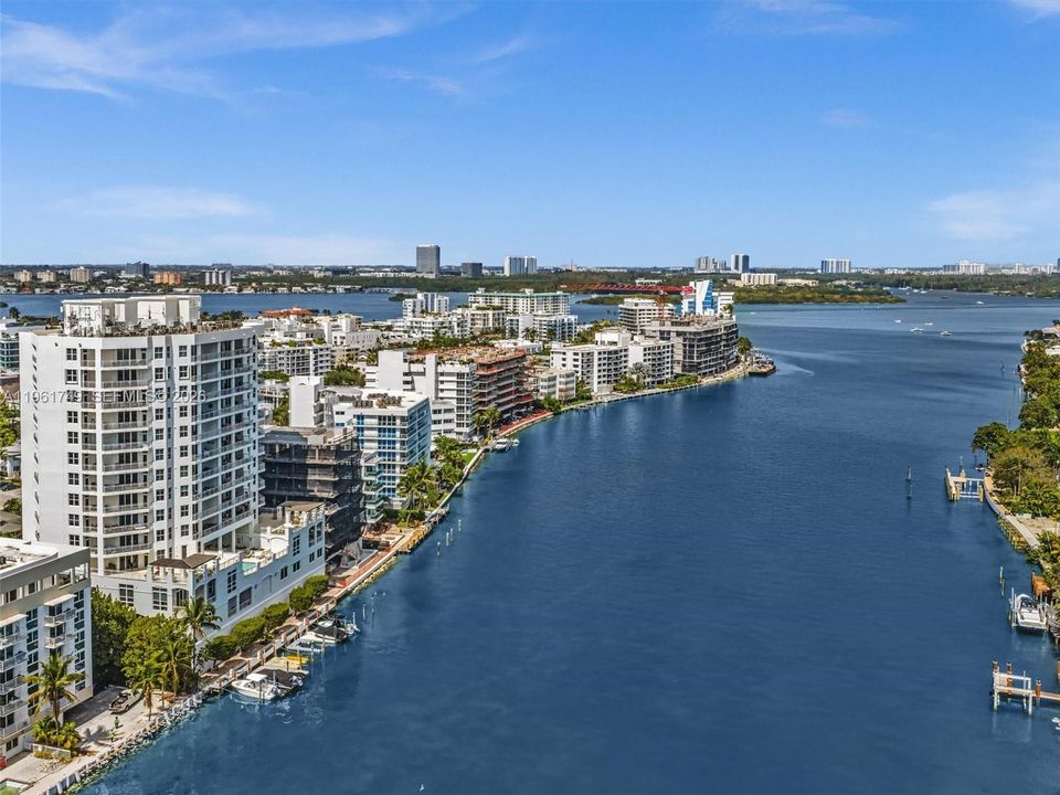 На продажу: $1,185,000 (3 спален, 3 ванн, 1731 Квадратных фут)