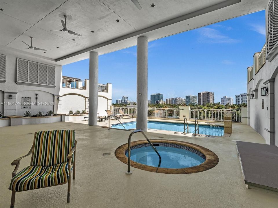 На продажу: $1,185,000 (3 спален, 3 ванн, 1731 Квадратных фут)