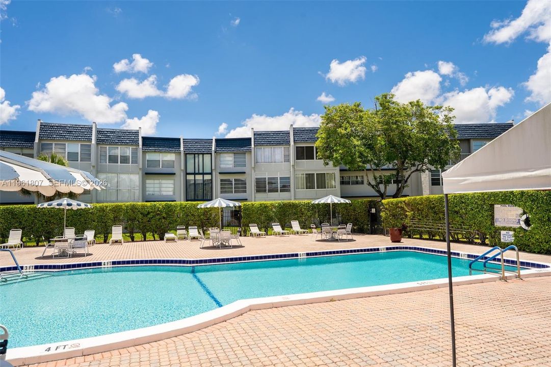For Sale: $72,000 (1 beds, 1 baths, 775 Square Feet)