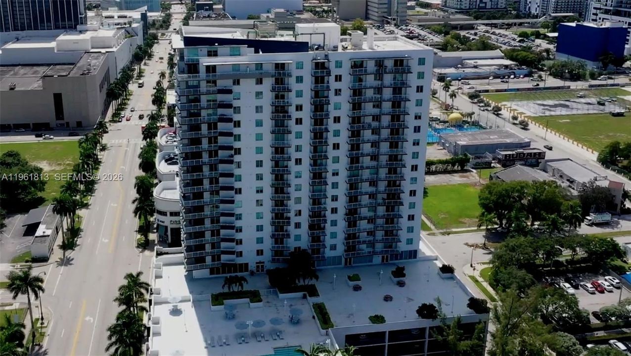 На продажу: $425,000 (2 спален, 2 ванн, 1057 Квадратных фут)