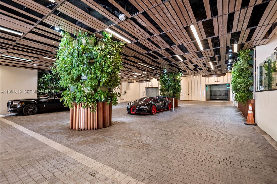 待售: $880,000 (1 贝兹, 1 浴室, 777 平方英尺)