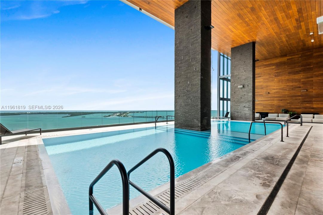 待售: $880,000 (1 贝兹, 1 浴室, 777 平方英尺)