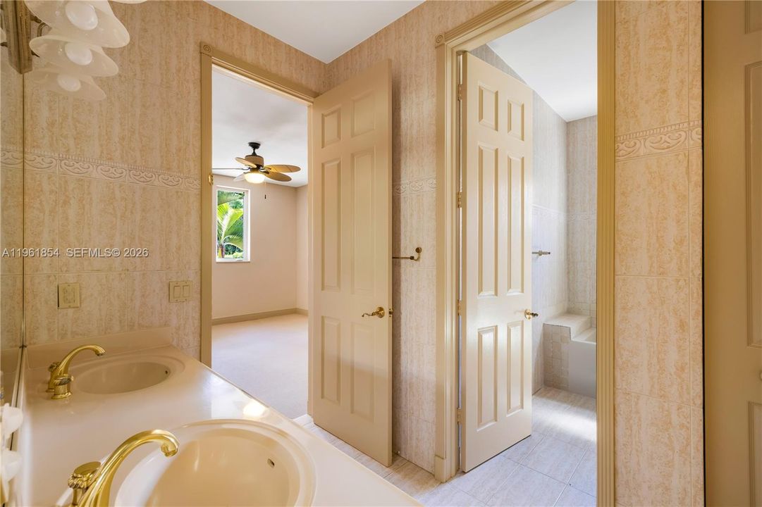 В аренду: $30,000 (6 спален, 4 ванн, 5396 Квадратных фут)