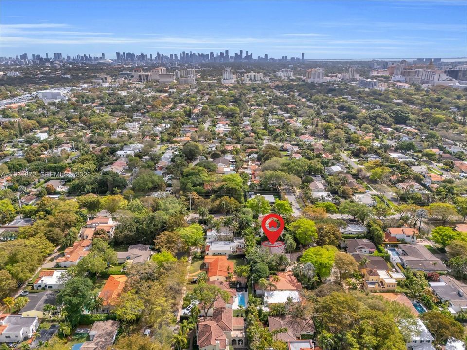 En Venta: $2,550,000 (4 camas, 3 baños, 2698 Pies cuadrados)