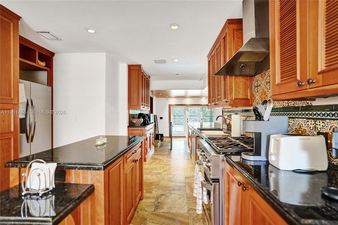 For Sale: $2,350,000 (3 beds, 3 baths, 2261 Square Feet)