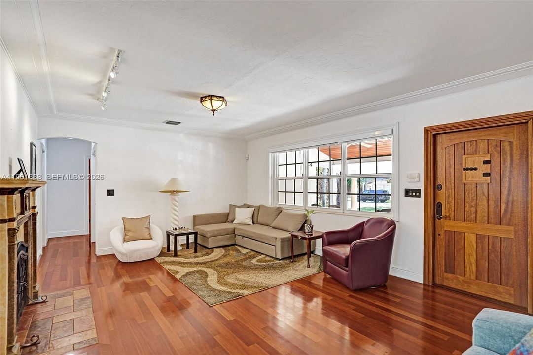 For Sale: $2,350,000 (3 beds, 3 baths, 2261 Square Feet)
