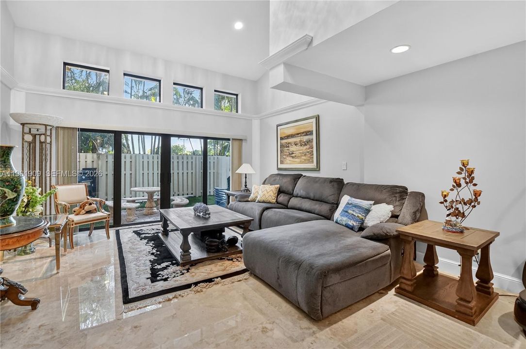 На продажу: $680,000 (3 спален, 2 ванн, 1750 Квадратных фут)