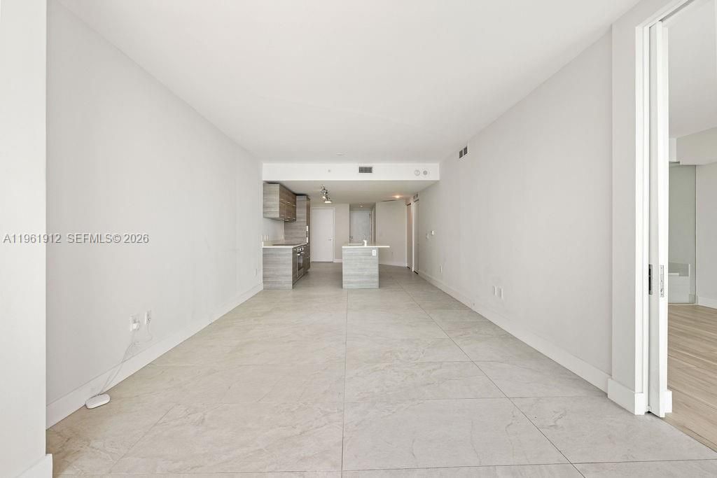 En Venta: $899,000 (2 camas, 3 baños, 1151 Pies cuadrados)