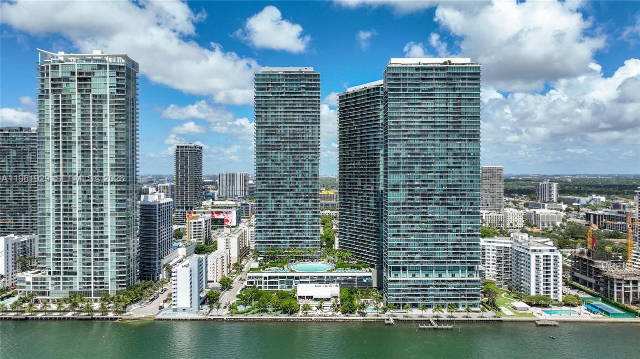 En Venta: $1,060,000 (2 camas, 3 baños, 1186 Pies cuadrados)