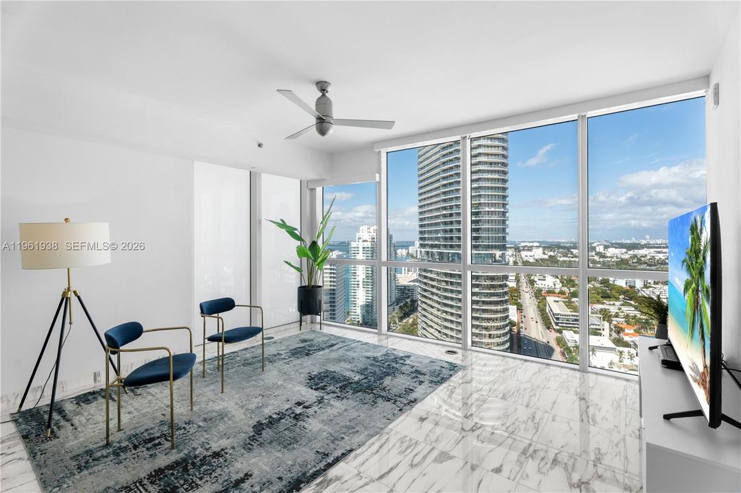 For Sale: $1,069,000 (1 beds, 1 baths, 851 Square Feet)