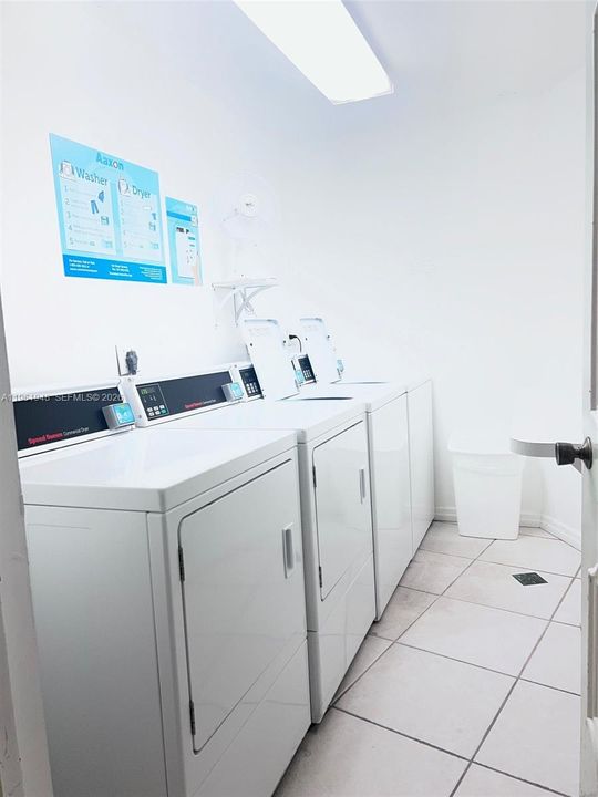 For Sale: $148,000 (1 beds, 2 baths, 980 Square Feet)