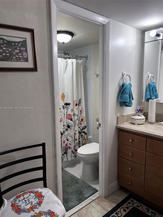 For Sale: $148,000 (1 beds, 2 baths, 980 Square Feet)