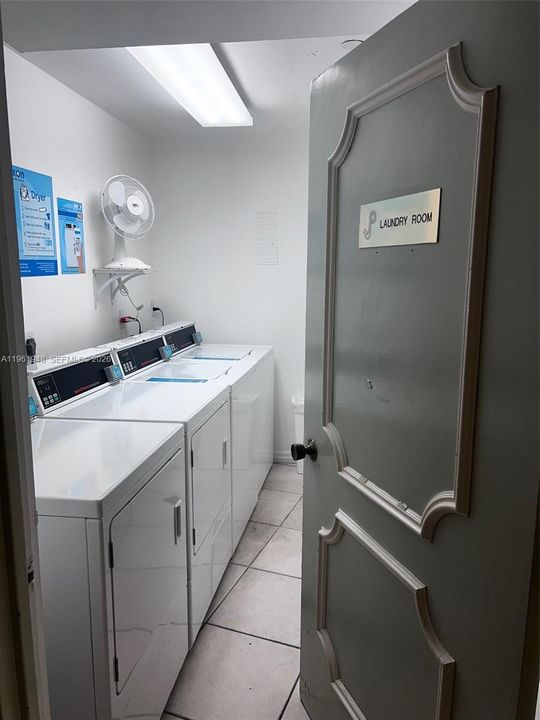 For Sale: $148,000 (1 beds, 2 baths, 980 Square Feet)