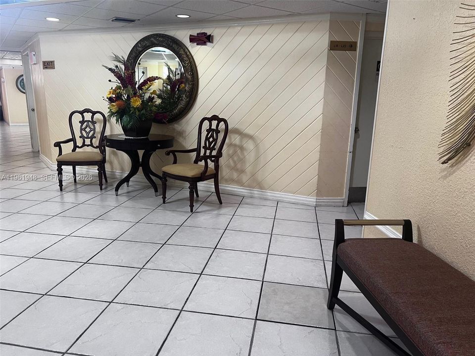 For Sale: $148,000 (1 beds, 2 baths, 980 Square Feet)