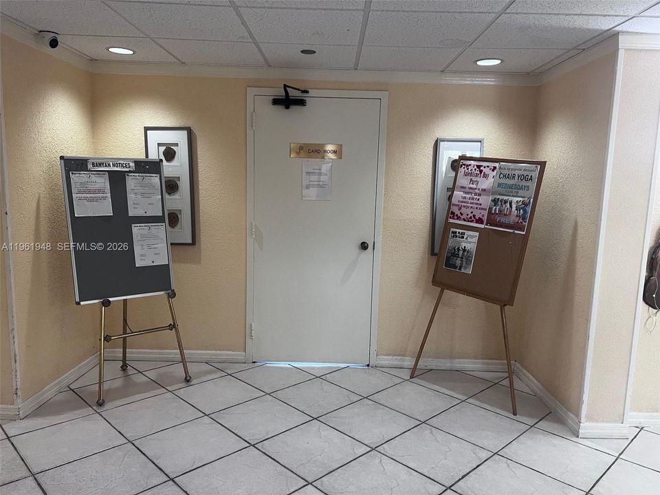 For Sale: $148,000 (1 beds, 2 baths, 980 Square Feet)